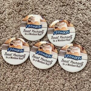 Bundle of 5‎ Cinnabon Button Pins